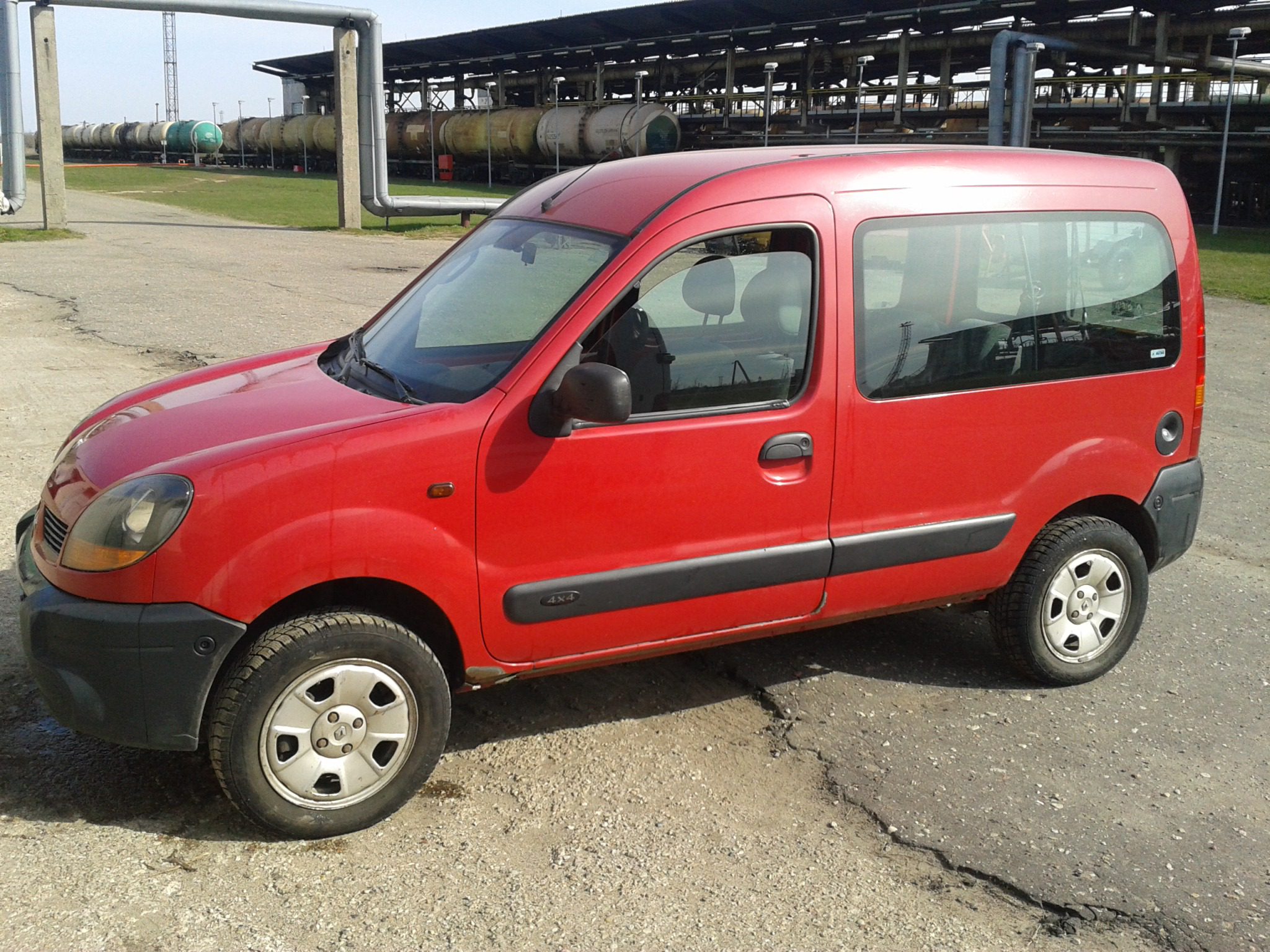 AB „Lietuvos geležinkeliai” Aplinkosaugos centras Iešmininkų g. 19 B, LT-02151, Vilnius (įm. kodas 110053842) skelbia viešą automobilio Renault Kangoo (2003 m.) aukcioną