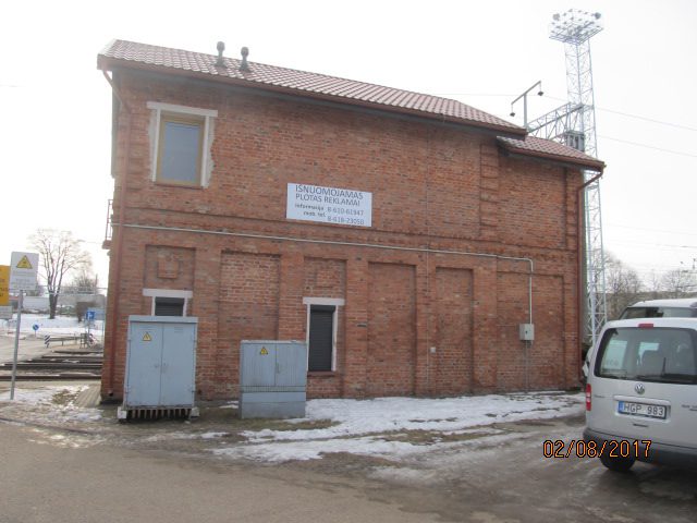 AB „Lietuvos geležinkeliai” aukciono būdu nuomoja  8 kv. m pastato – posto sienos plotą, esantį Klevų al. 2., Lentvaris, Trakų r. sav.,  reklaminiam plotui įrengti