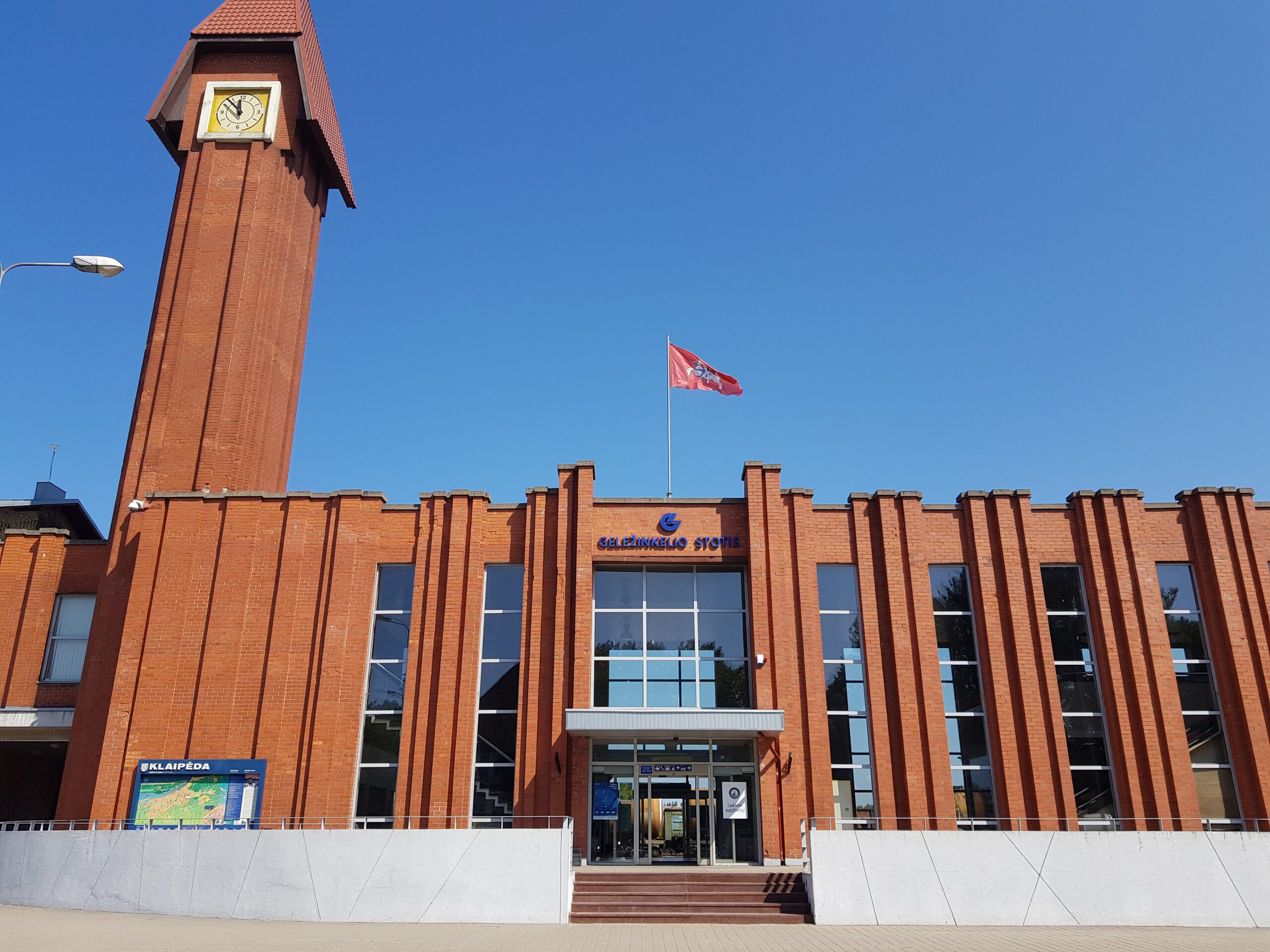 Nuomojamos 68,98 kv. m. ploto administracinio pastato patalpos, esančios Priestočio g. 1, Klaipėdoje (unik. Nr. 2195-8005-5030), aukciono būdu