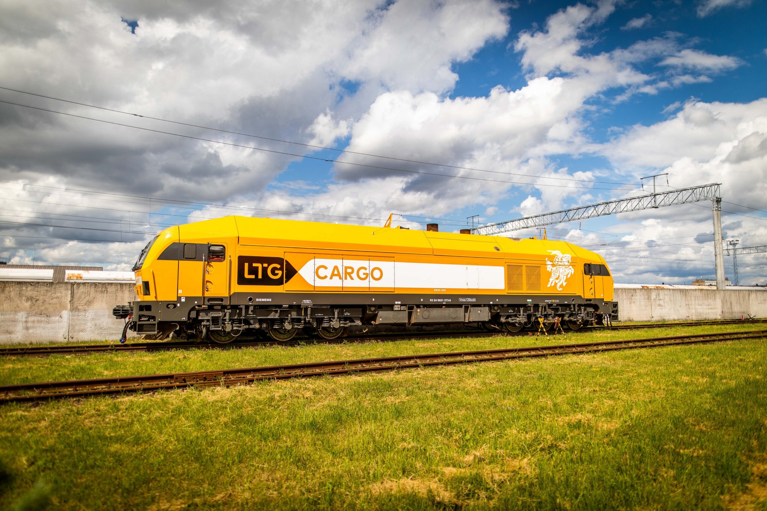 Monitoring fuel consumption on railway rolling stock