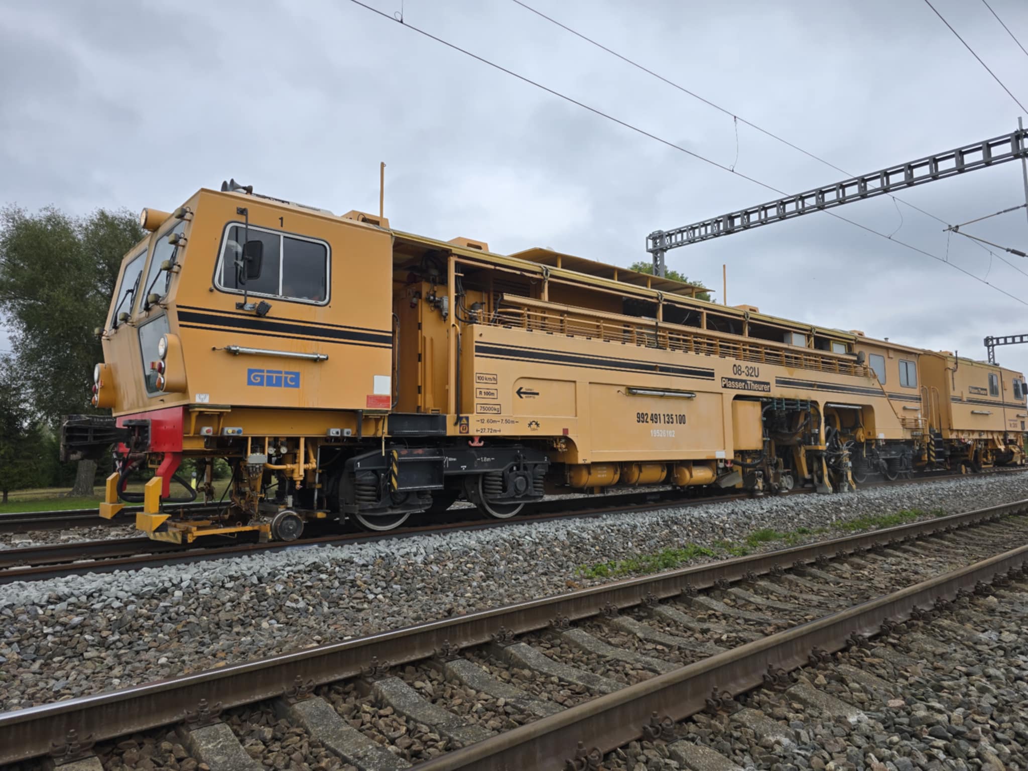 Riedmenų ir su jais susijusio turto aukcionas / Auction of rolling stock and related assets