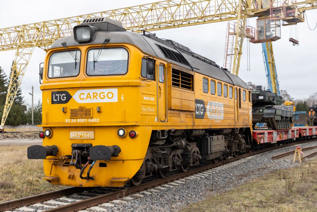 Karinių pervežimų srautus nuosekliai auginusi „LTG Cargo“ įtraukta į NATO tiekėjų sąrašą